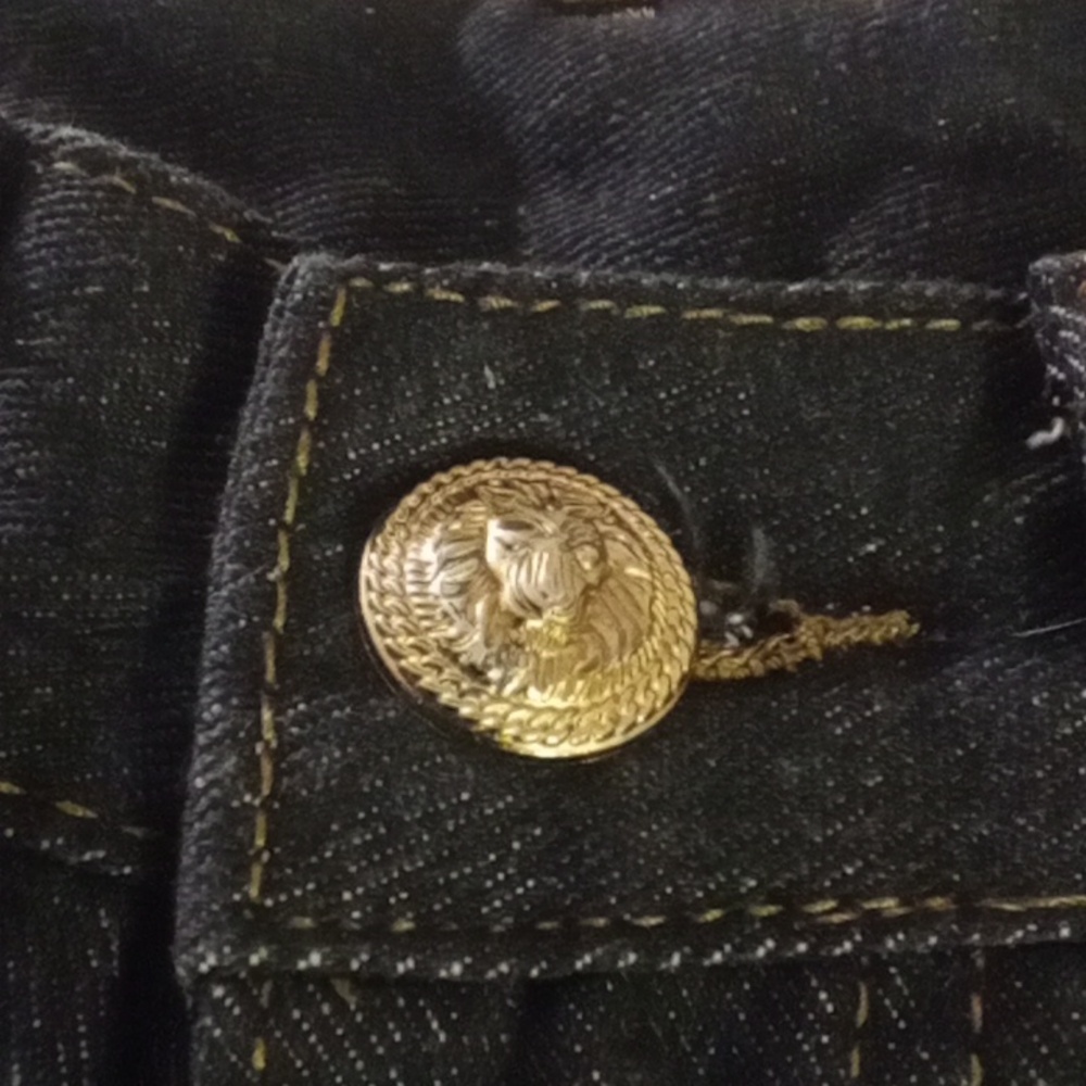 MENS DESIGNOR SHORTS SIZE SMALL!! NEW! LION BUTTONS AND GOLD EMBROIDERY. - Picture 9 of 10